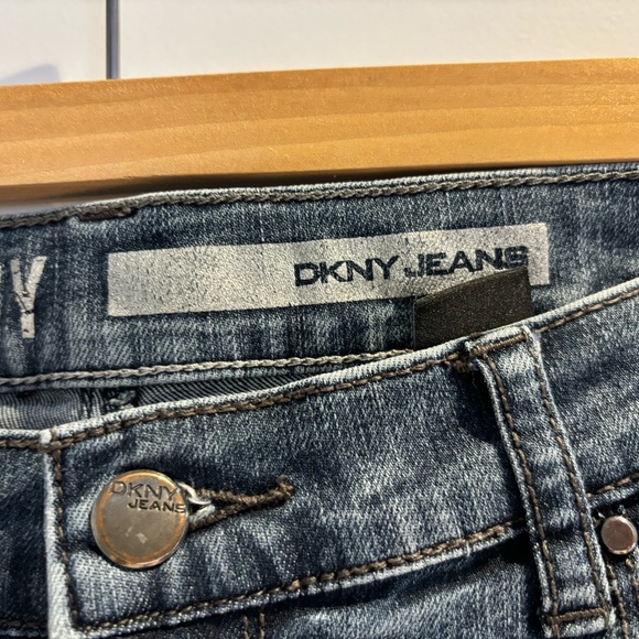 DKNY Jeans - Picture 5 of 8